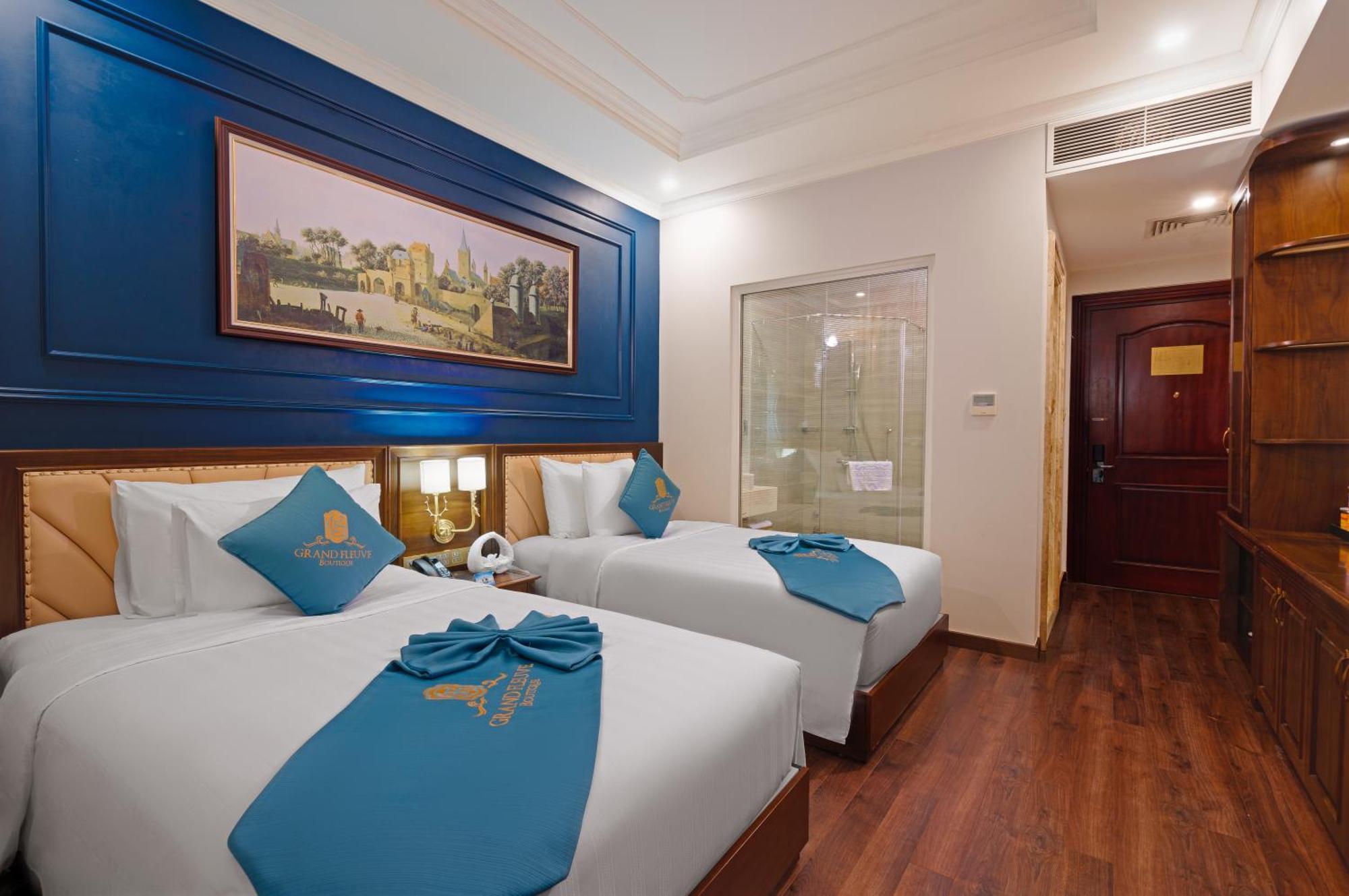Grand Fleuve Boutique Hotel Ha Long Bagian luar foto