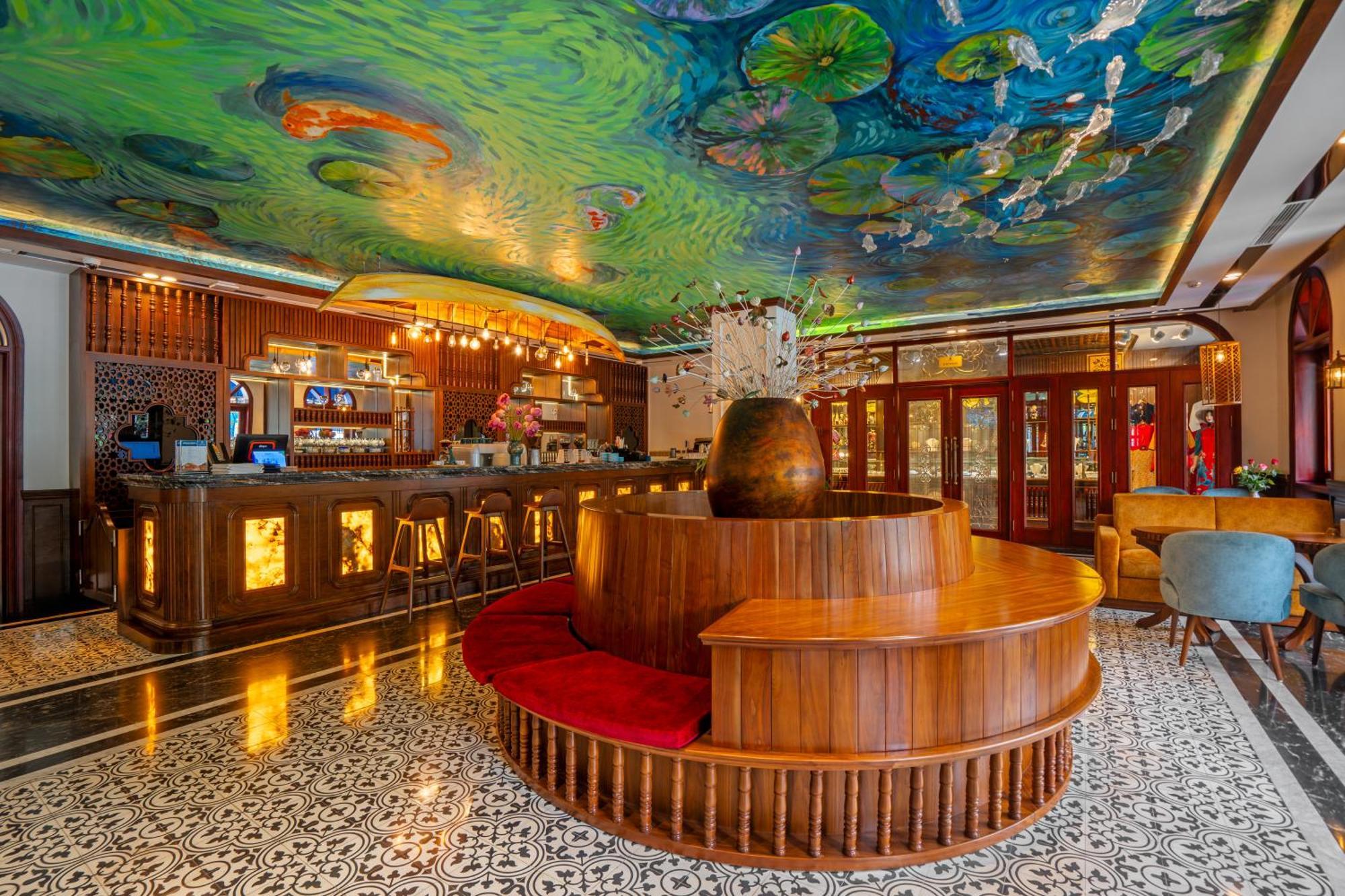 Grand Fleuve Boutique Hotel Ha Long Bagian luar foto