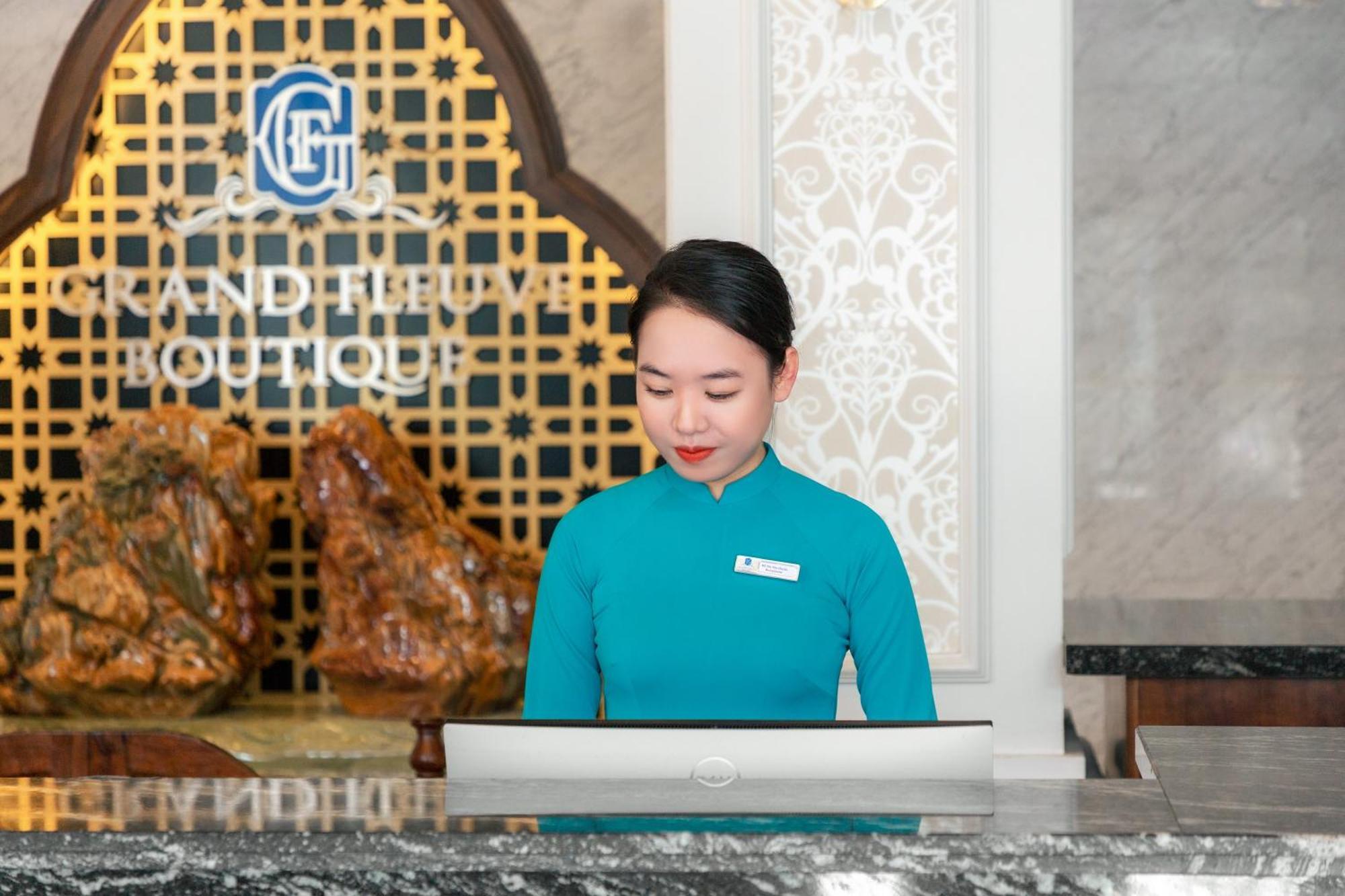 Grand Fleuve Boutique Hotel Ha Long Bagian luar foto