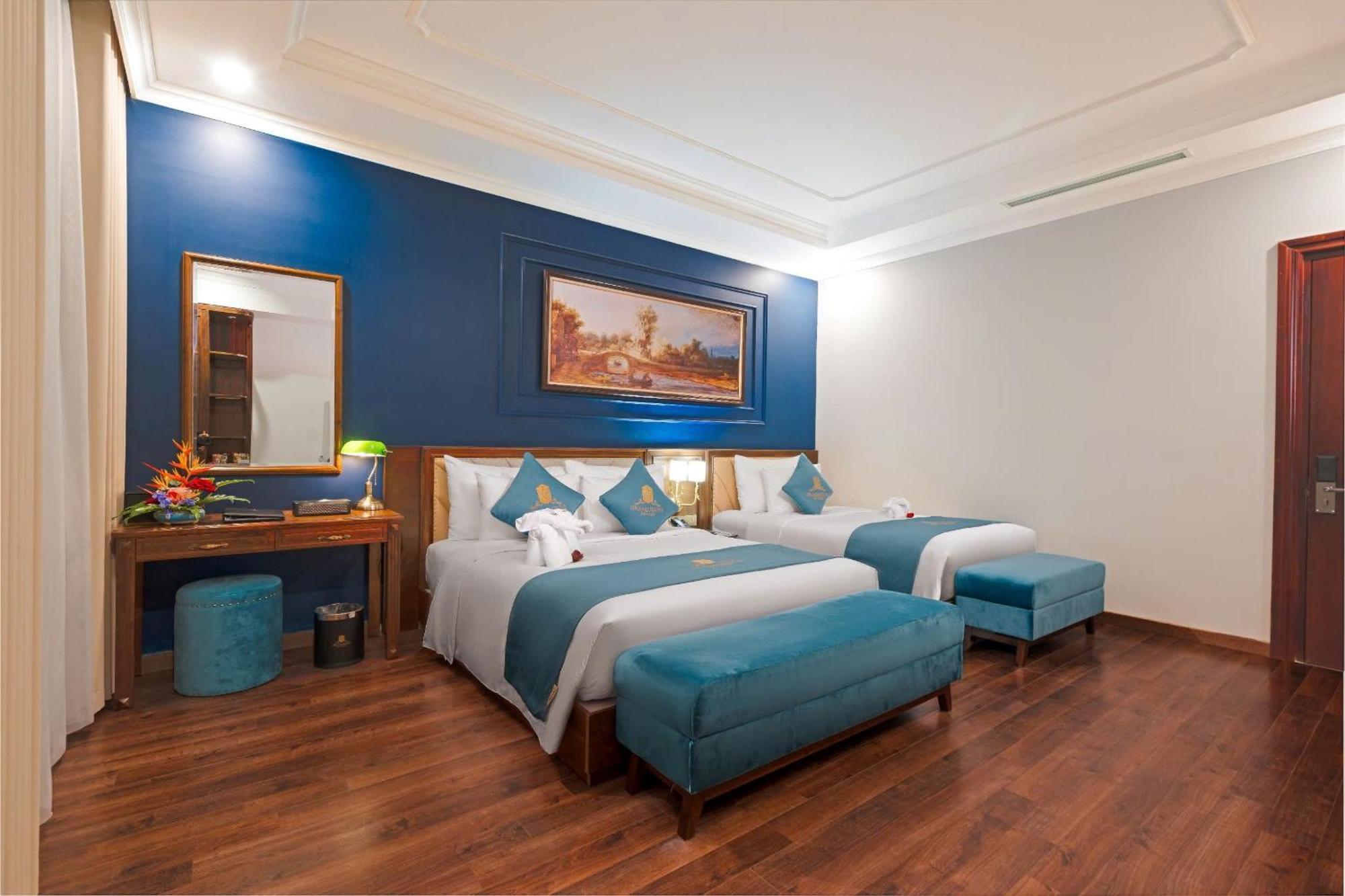 Grand Fleuve Boutique Hotel Ha Long Bagian luar foto